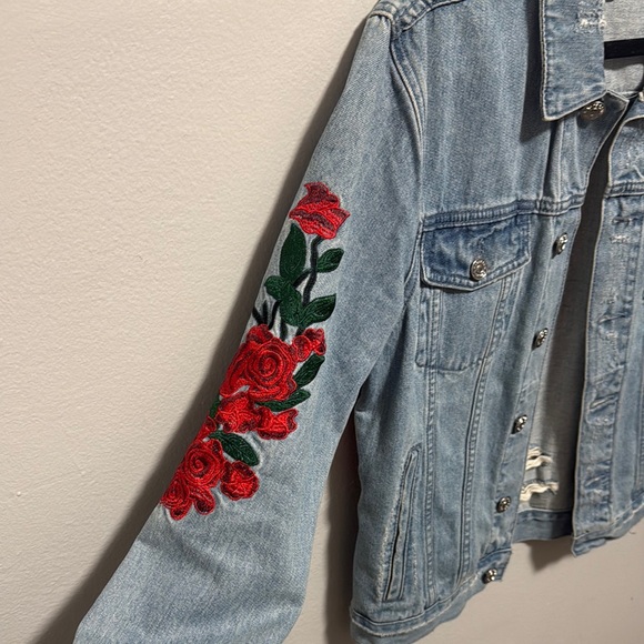 PacSun Light Blue Jean Jacket with Floral Embroidery - Picture 5 of 10